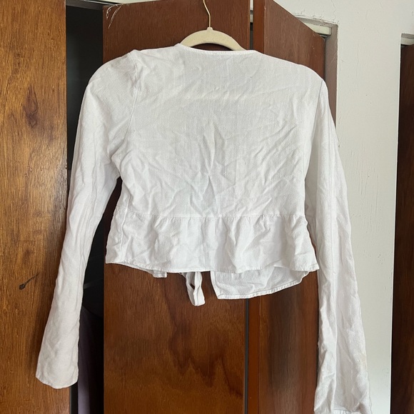 Front tie going out top - Picture 4 of 4